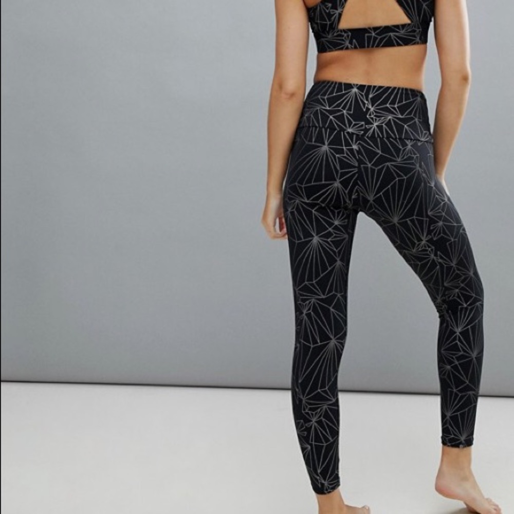 Onzie Leggings